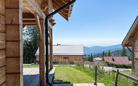 Chalet Amsel: Træ, Sommerhus, Hus, Tag, Hjem, Veranda, Planke, Hårdttræ, Bjælkehytte, Sidespor