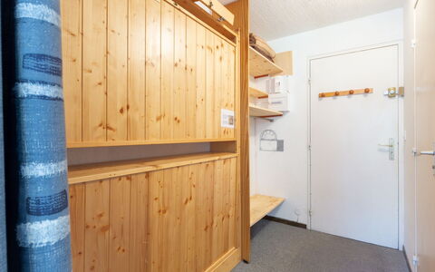 Le Bollin (Val Claret): Ejendom, Træ, Cabinetry, Etage, Dør, Gulvbelægning, Væg, Bygning, Hårdttræ