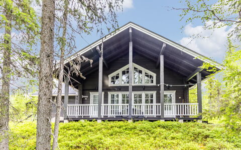Tiera: Hjem, Sommerhus, Sidespor, Veranda, Estate, Skygge, Stuehus, Woodland, Bjælkehytte, Garden Bygninger
