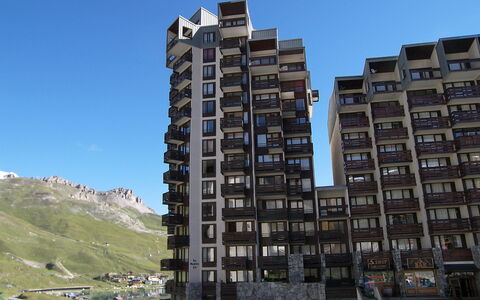 Tignes 335: Himmel, Bygning, Vindue, Hjul, Urban Design, Ejerlejlighed, Højhus, Kvarter, Hus, Bjerg