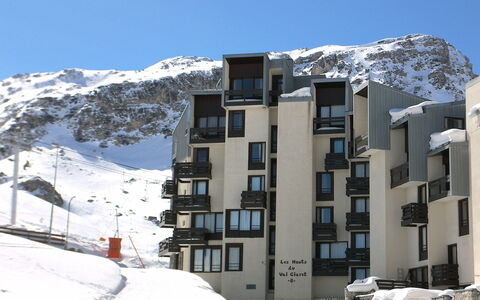 Tignes 340: Himmel, Sne, Bygning, Bjerg, Vindue, Hvid, Hældning, Arkitektur, Urban Design, Hus