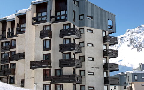 Tignes 345: Himmel, Bygning, Vindue, Ejendom, Sne, Urban Design, Ejerlejlighed, Kvarter, Højhus, Boligområde