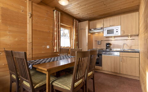 Lindenalm: Møbel, Cabinetry, Ejendom, Countertop, Bord, Stol, Køkken Apparat, Træ, Indretning, Køkken