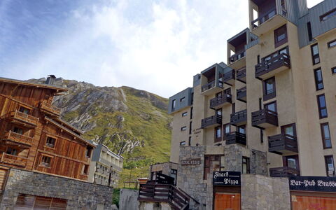 Tignes 375: Bygning, Himmel, Sky, Daytime, Ejendom, Vindue, Urban Design, Kvarter, Boligområde, City