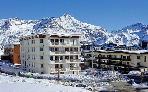 Tignes 400: Himmel, Bygning, Sne, Bjerg, Daytime, Ejendom, Hældning, Arkitektur, Hus, Fryser