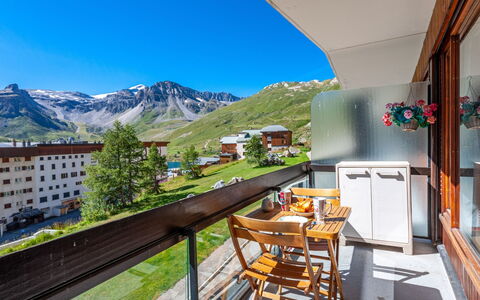 Tignes 480: Ejendom, Bjerg, Bjergkæde, Ejendom, Bygning, Værelse, Himmel, Hus, Altan, Lejlighed