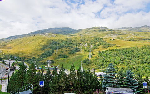 Astragale 412 a: Bjergrige Landskabsformer, Highland, Bjerg, Ødemark, Himmel, Bjergkæde, Bakke, Køretøj, Hill Station, Luksus Køretøj