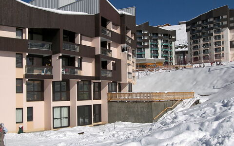 Soldanelles 413 B: Bygning, Daytime, Ejendom, Vindue, Sne, Himmel, Arkitektur, Urban Design, Ejerlejlighed, Kvarter