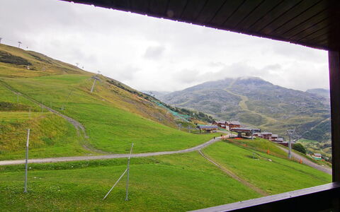 Soldanelles 413 B: Grøn, Highland, Bjergrige Landskabsformer, Bjerg, Græs, Græs-, Himmel, Hill Station, Bjergkæde, Hældning
