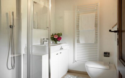 Villa First Floor Bedroom Peonia