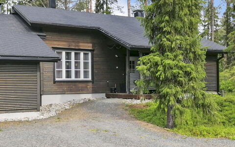 Rukan Pramea: Bygning, Vindue, Hus, Sidespor, Tag, Træ, Hjem, Sommerhus, Boligområde, Estate
