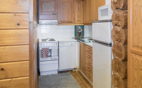 Mänty: Træ, Gulvbelægning, Loft, Køkken, Cabinetry, Indretning, Countertop, Etage, Større Bandage, Værelse