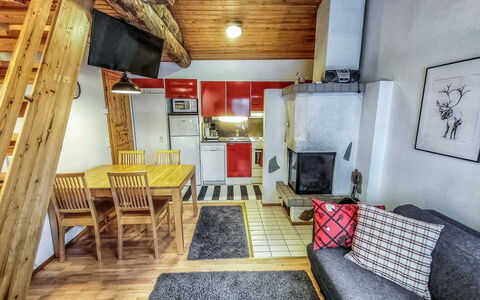 Rukaköngäs 24: Træ, Hjem, Værelse, Loft, Bjælkehytte, Hårdttræ, Bejdse, Stue, Dagslys, Fryser