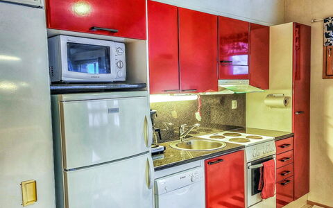 Rukaköngäs 24: Gulvbelægning, Større Bandage, Indretning, Etage, Køkken, Køkken Apparat, Værelse, Lejlighed, Countertop, Cabinetry