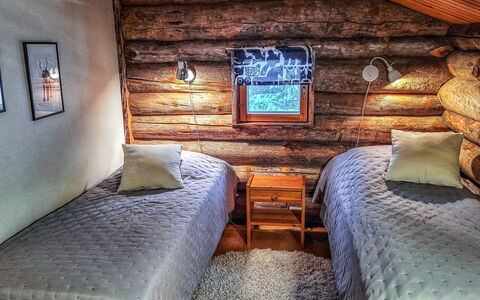 Rukaköngäs 24: Træ, Soveværelse, Sengetøj, Sengetøj, Hjem, Seng, Bjælkehytte, Bejdse, Hårdttræ, Bed Frame