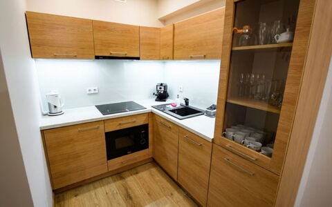 Zielony Zdrój: Cabinetry, Countertop, Køkkenvask, Håndvask, Ejendom, Møbel, Køkken, Husholdningsapparat, Køkken Apparat, Træ