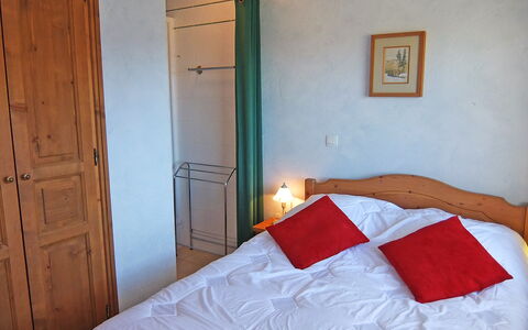 Oisans 37: Soveværelse, Seng, Værelse, Sengetøj, Møbel, Ejendom, Bed Frame, Sengetøj, Madras, Væg