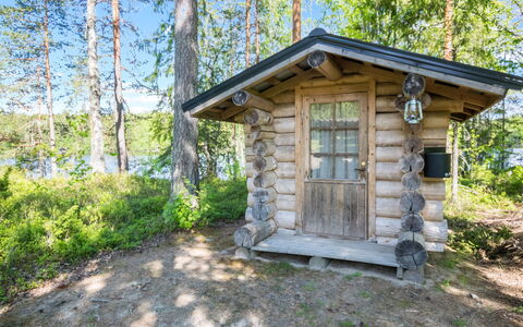 Iltaranta: Seng, Møbel, Soveværelse, Indretning, Sengetøj, Sengetøj, Gulvbelægning, Træ, Etage, Værelse