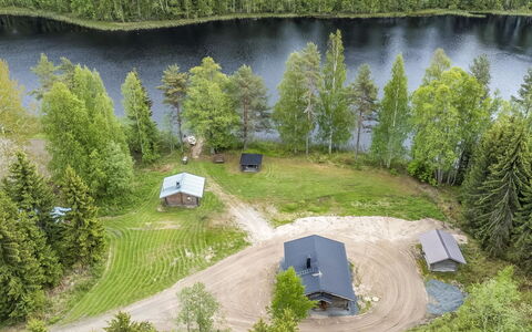 Korvenpää: Træ, Landskab, Hus, Land Lot, Tag, Sommerhus, Landdistrikt, Hjem, Luftfotografering, Skov