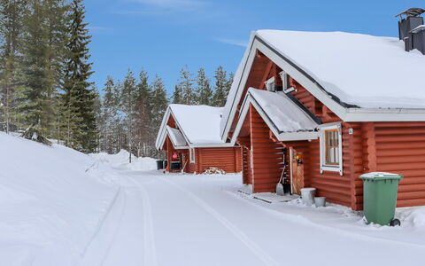 Alppi 6B Paritalo: Vinter, Sne, Sommerhus, Fryser, Geologiske Fænomen, Hældning, Bjælkehytte, Lærk, Sidespor