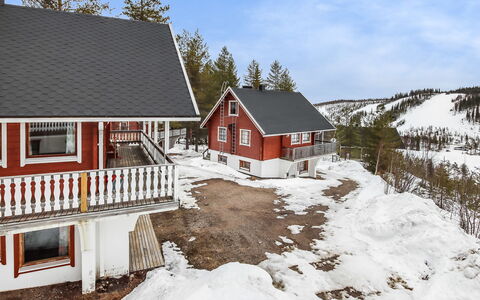 Alppikylä 4A: Træ, Sidespor, Sommerhus, Hus, Hjem, Planke, Garden Bygninger, Bjælkehytte, Hårdttræ, Veranda