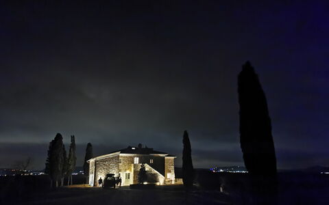 Casa Insieme: Atmosfære, Himmel, Vindue, Sky, Skumring, Bygning, Horisont, City, Toner Og Skygger, Landskab