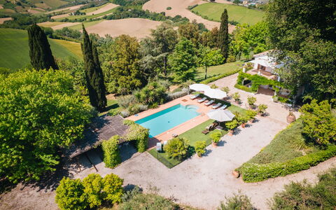Villa La Picena: Estate, Svømmepøl, Have, Hacienda, Villa, Mansion, Udvej, Landscaping, Gårdsplads, Stuehus
