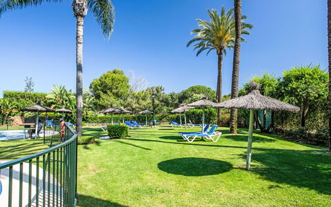 Los Patios de Santa Maria: Blå, Skygge, Fritid, Have, Udvej, Landscaping, Lawn, Eco Hotel, Parkere