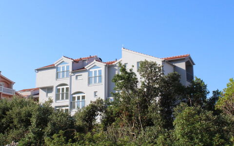 Murter Jezera 108: Bygning, Boligområde, Vindue, Hus, Hjem, Tag, Arkitektur, Kvarter, Facade, Stad