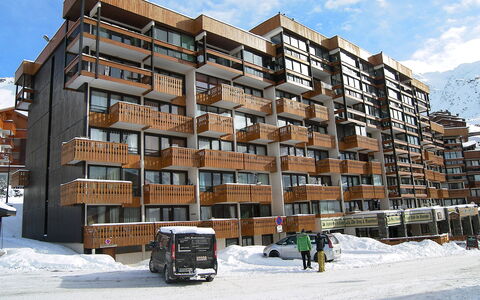 Val Thorens 200: Himmel, Sky, Bygning, Sne, Urban Design, Ejerlejlighed, Hjul, Facade, Højhus