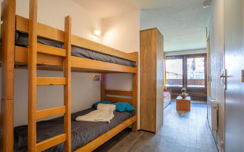Val Thorens 200: Køjeseng, Bygning, Møbel, Ejendom, Komfort, Træ, Bed Frame, Indretning, Hus