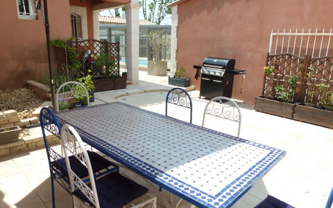 Logis de la Castagne: Himmel, Sky, Mad, Plante, Bordservice, Bord, Vindue, Bjerg, Frugt, Træ