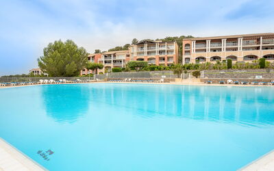 Agay Village Cap Esterel 700: Svømmepøl, Udvej, Ferieby, Strand, Tropics, Eco Hotel, Hotel, Thermae, Liggestol
