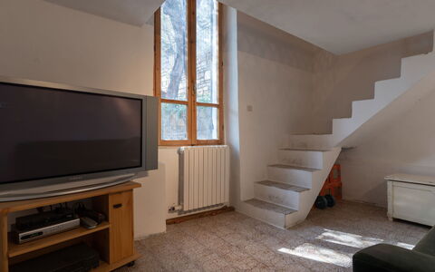 Villa Valentina: Himmel, Sky, Mad, Plante, Bordservice, Bord, Vindue, Bjerg, Frugt, Træ