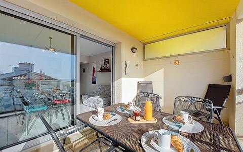Le Garden: Lejlighed, Arkitektur, Altan, Glas, Ejerlejlighed, Hotel, Stol, Penthouselejlighed, Aluminium