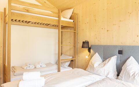 Biberwier 200: Bygning, Møbel, Ejendom, Komfort, Træ, Textile, Bed Frame, Seng, Indretning, Skygge