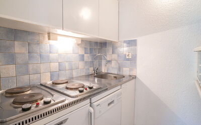 Pegase Phenix 310.16: Countertop, Cabinetry, Bygning, Komfur, Køkken, Gaskomfur, Cooktop, Køkken Apparat, Tap, Husholdningsapparat