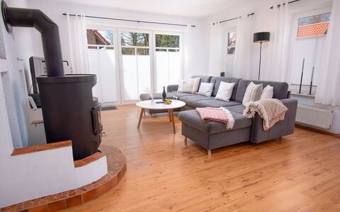 Kiek in: Møbel, Couch, Komfort, Træ, Stue, Indretning, Studio Couch, Lampe, Gulvbelægning, Etage