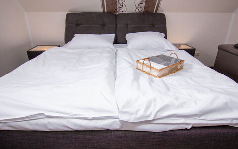 Kiek in: Møbel, Ejendom, Komfort, Bygning, Træ, Bed Frame, Indretning, Pude, Etage