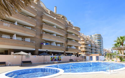 Oropesa del Mar 216: Himmel, Plante, Bygning, Daytime, Ejendom, Vindue, Træ, Arkitektur, Urban Design, Fritid