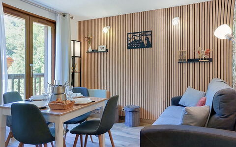 Les Bottières 110: Veranda, Sommerhus, Skygge, Udendørs Struktur, Gård, Estate, Garden Bygninger, Dæk, Parkere
