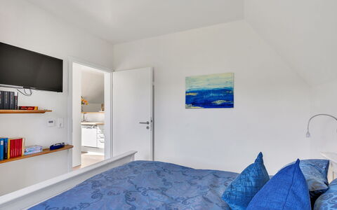 Ferienhaus Bude 92: Indretning, Etage, Gulvbelægning, Møbel, Loft, Soveværelse, Værelse, Seng, Lejlighed, Sengetøj