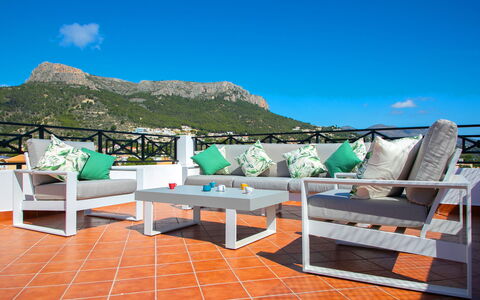 Calpe Calp 1070: Vand, Himmel, Bygning, Vindue, Svømmepøl, Azure, Skygge, Kompositmateriale, Ejendom, Fritid