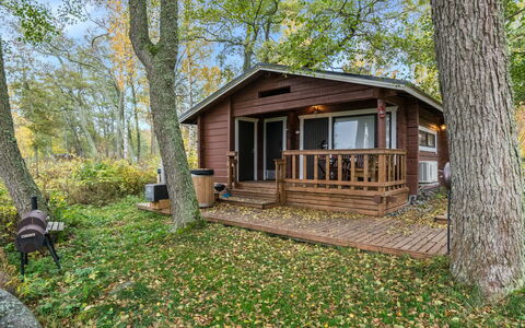 Anttoora A-Sauna: Træ, Sommerhus, Hus, Hjem, Veranda, Bjælkehytte, Dør, Landdistrikt, Sidespor, Garden Bygninger