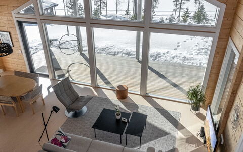 Paloranta: Træ, Indretning, Gulvbelægning, Møbel, Loft, Etage, Stue, Hjem, Couch, Værelse