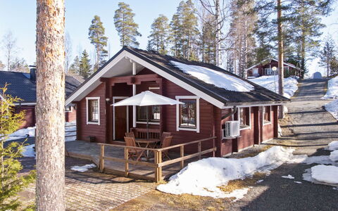 Lomasyväri 810: Træ, Bank, Hus, Sommerhus, Sø, Dam, Skov, Bjælkehytte