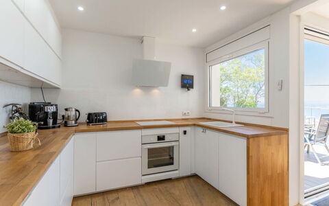 Pitágoras: Countertop, Cabinetry, Bygning, Komfur, Køkken, Træ, Køkken Apparat, Belysning, Håndvask, Etage