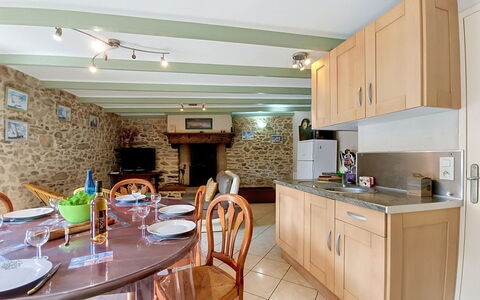 Ty Coz: Møbel, Gulvbelægning, Indretning, Etage, Loft, Countertop, Køkken, Cabinetry, Stol, Værelse