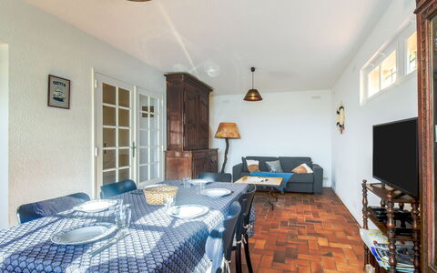 Maison la Galine: Møbel, Ejendom, Billedramme, Azure, Træ, Belysning, Indretning, Komfort, Etage, Gulvbelægning