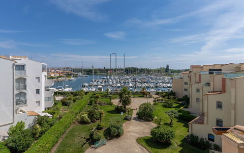 Cap D'Agde 808: Himmel, Plante, Bygning, Daytime, Ejendom, Træ, Urban Design, Kvarter, Boligområde, Vedplante